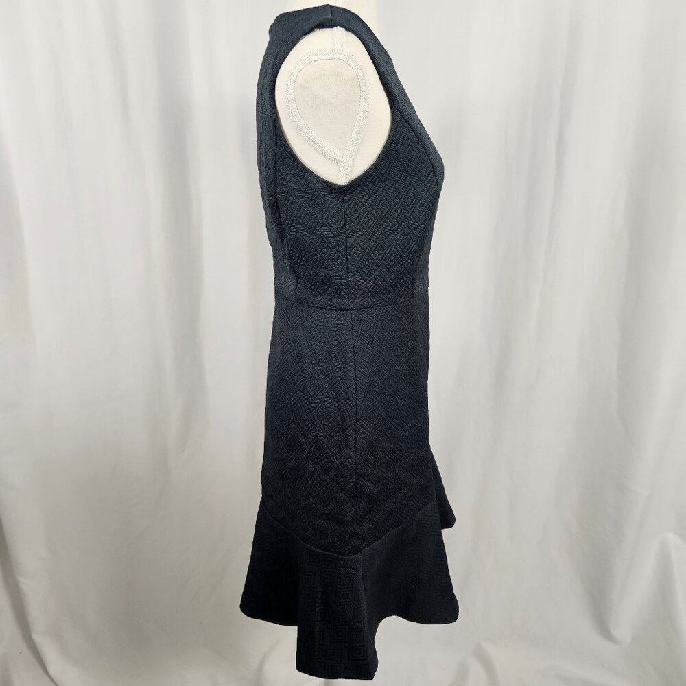 Banana Republic - Size: 6 - Dark Green Geo Pattern Dress photo 2
