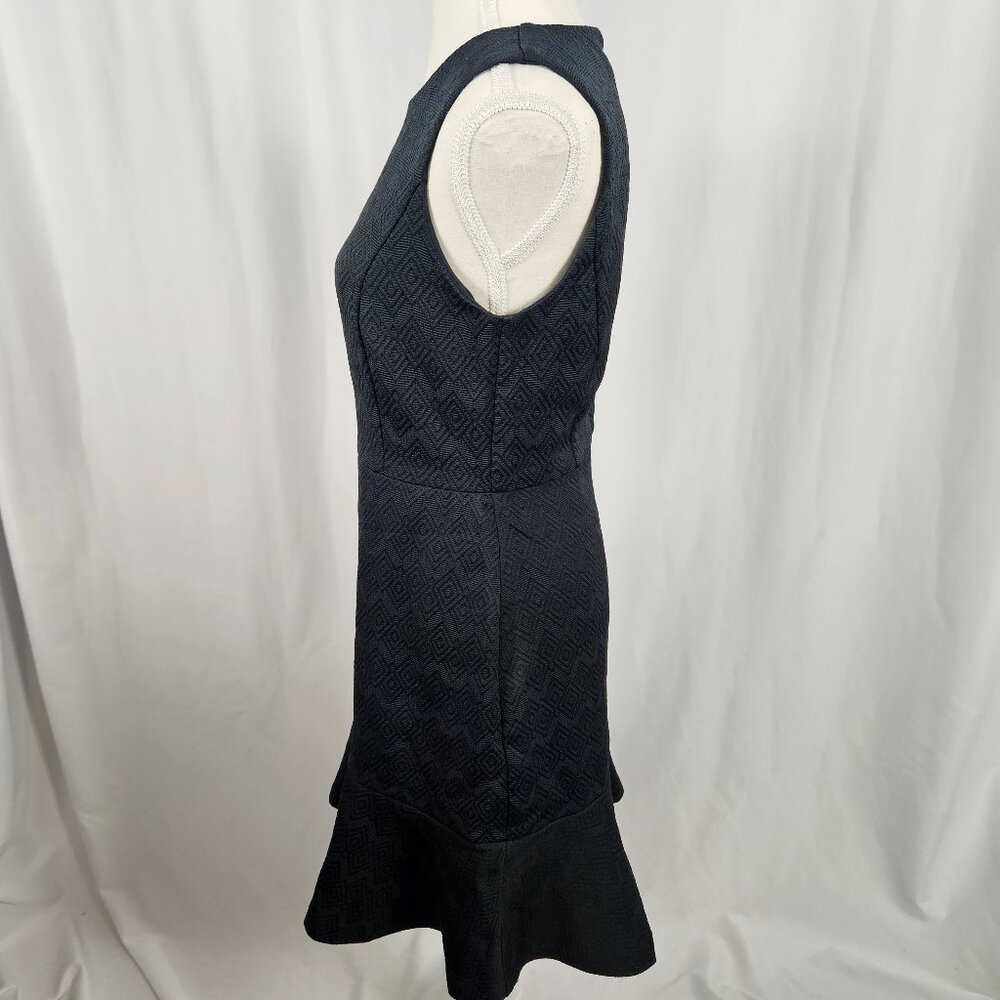 Banana Republic - Size: 6 - Dark Green Geo Pattern Dress photo 4