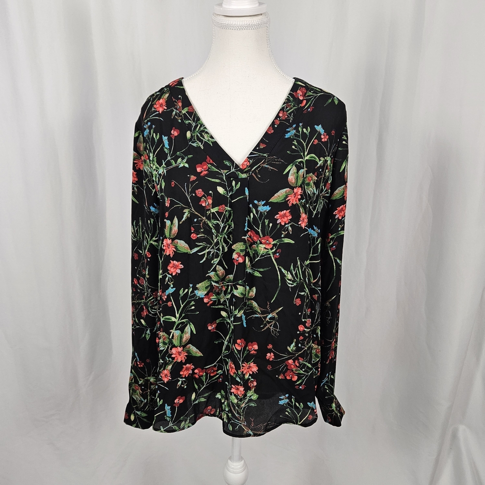 Floral V-Neck Women's Top Size Medium photo 2