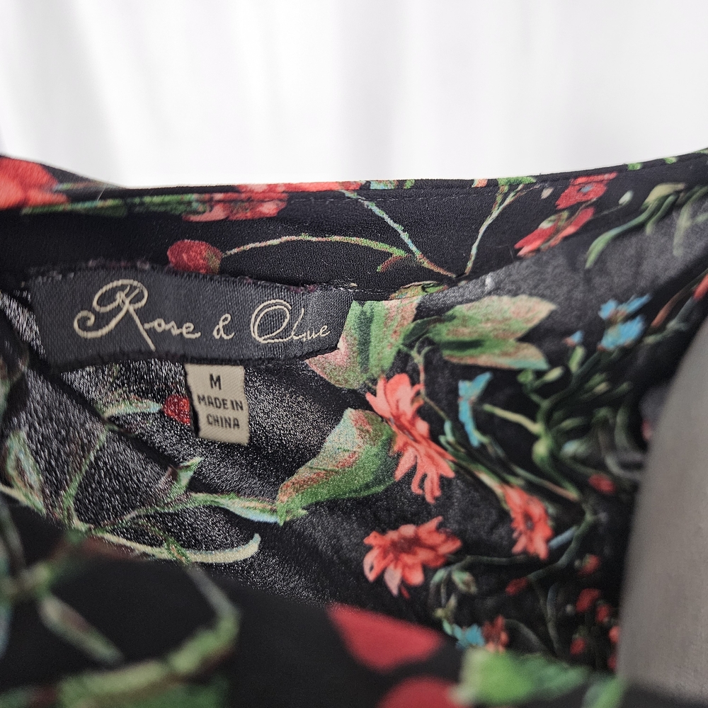 Floral V-Neck Women's Top Size Medium photo 3
