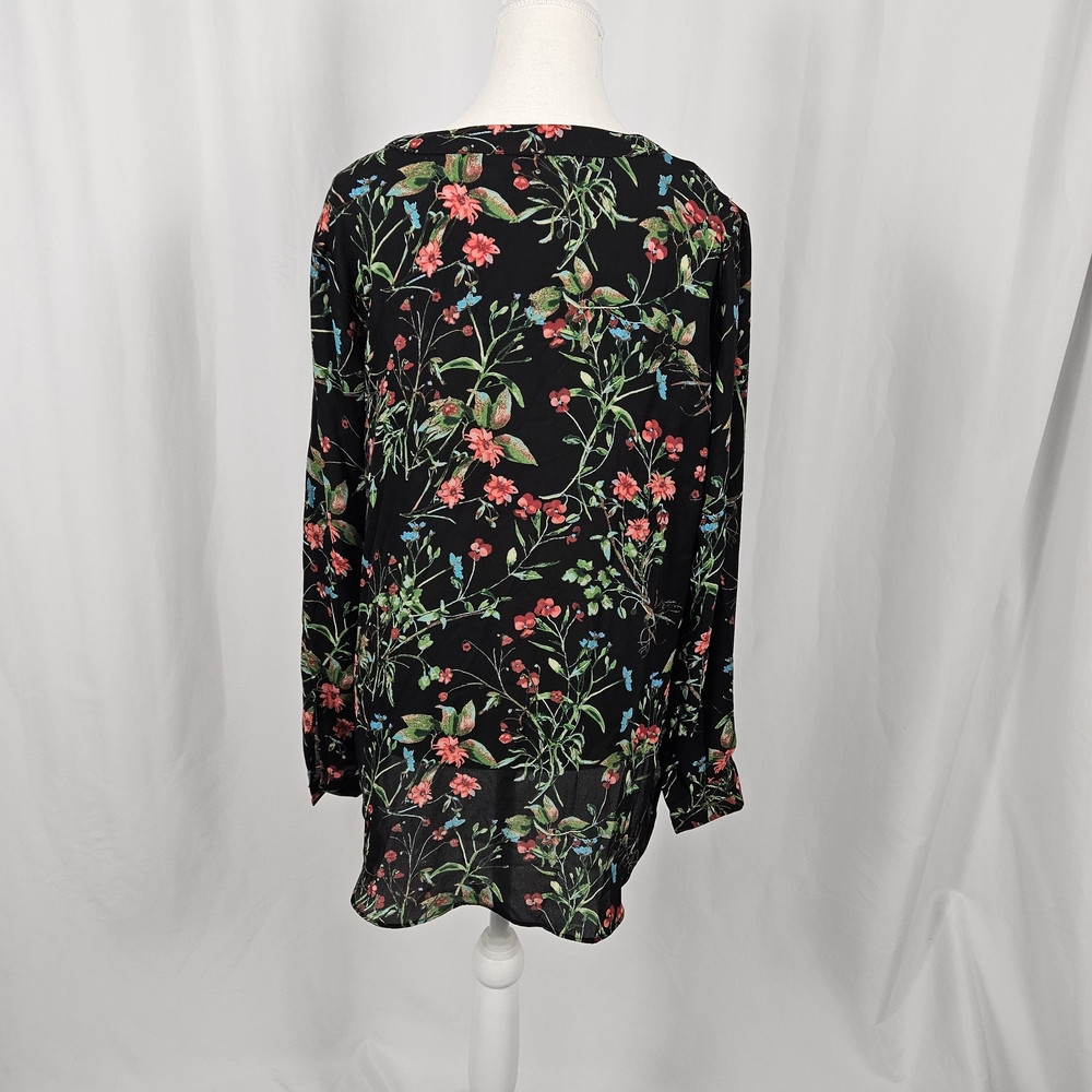 Floral V-Neck Women's Top Size Medium photo 5