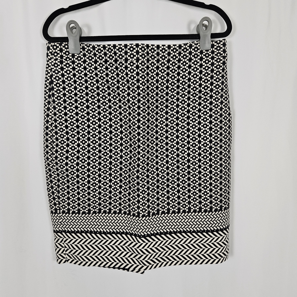 J. Crew Black and White Geometric Pencil Skirt Size 10