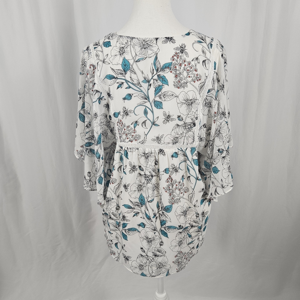 The Room White and Blue Floral Blouse Size Small photo 4