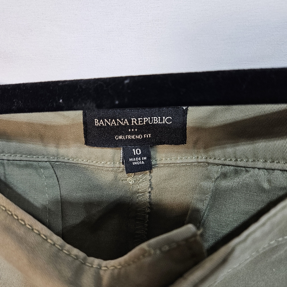 Banana Republic Women's Light Olive Chinos Size 10 photo 3