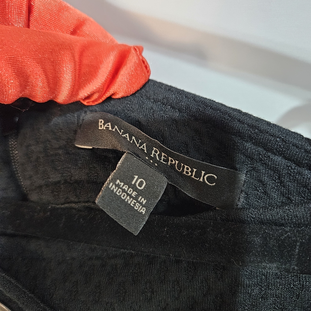 Banana Republic Textured Black Mini Skirt photo 4