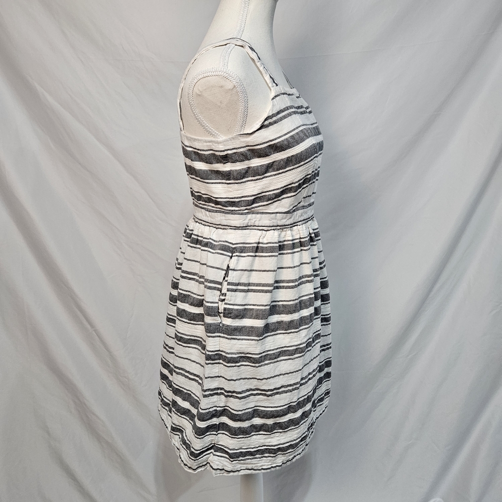 Striped Grey and White Women's Dress Size Medium photo 4