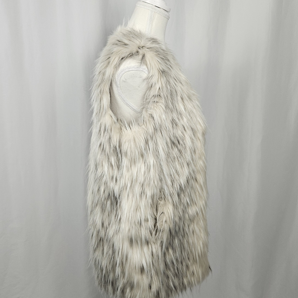 Yaira Cream and Gray Faux Fur Vest Size S photo 4