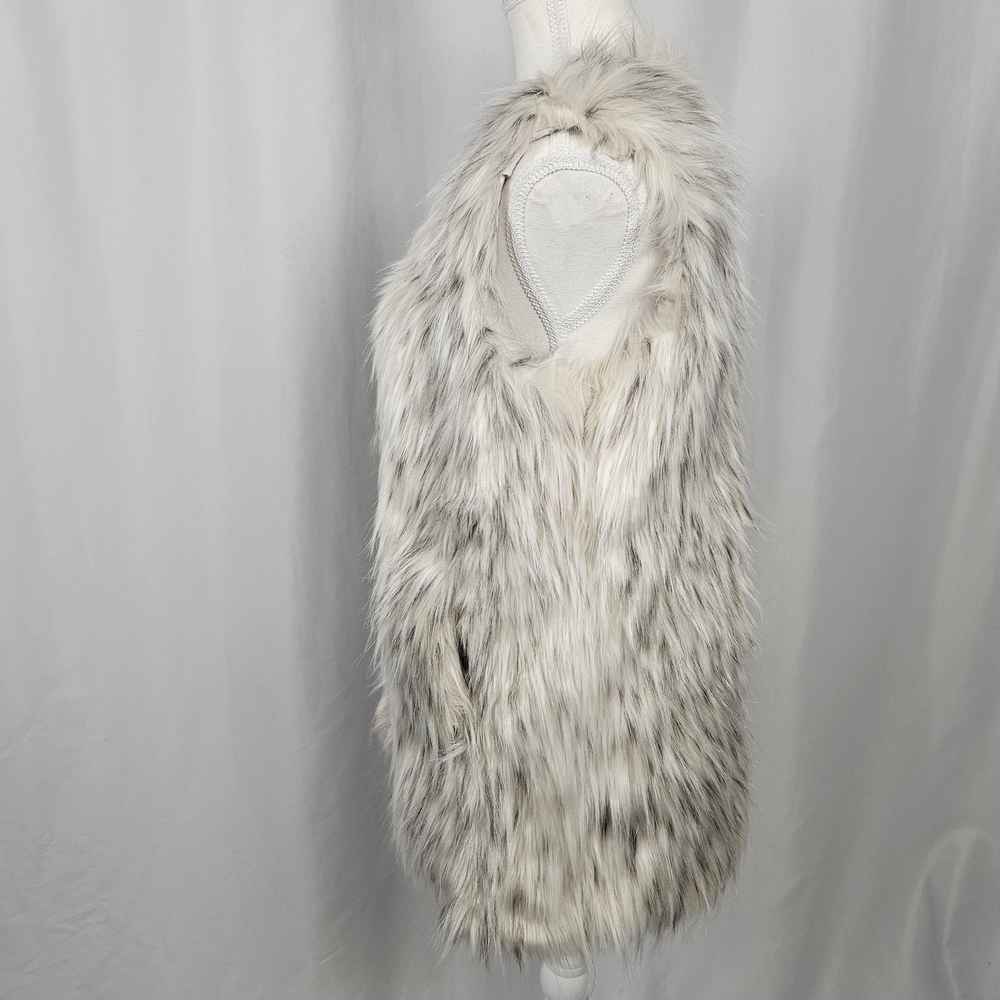 Yaira Cream and Gray Faux Fur Vest Size S photo 6
