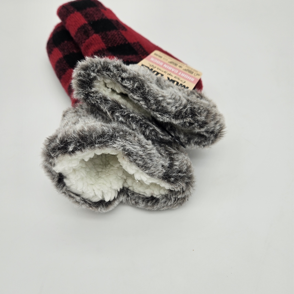 Muk Luks Red and Black Checkered Cabin Socks photo 4