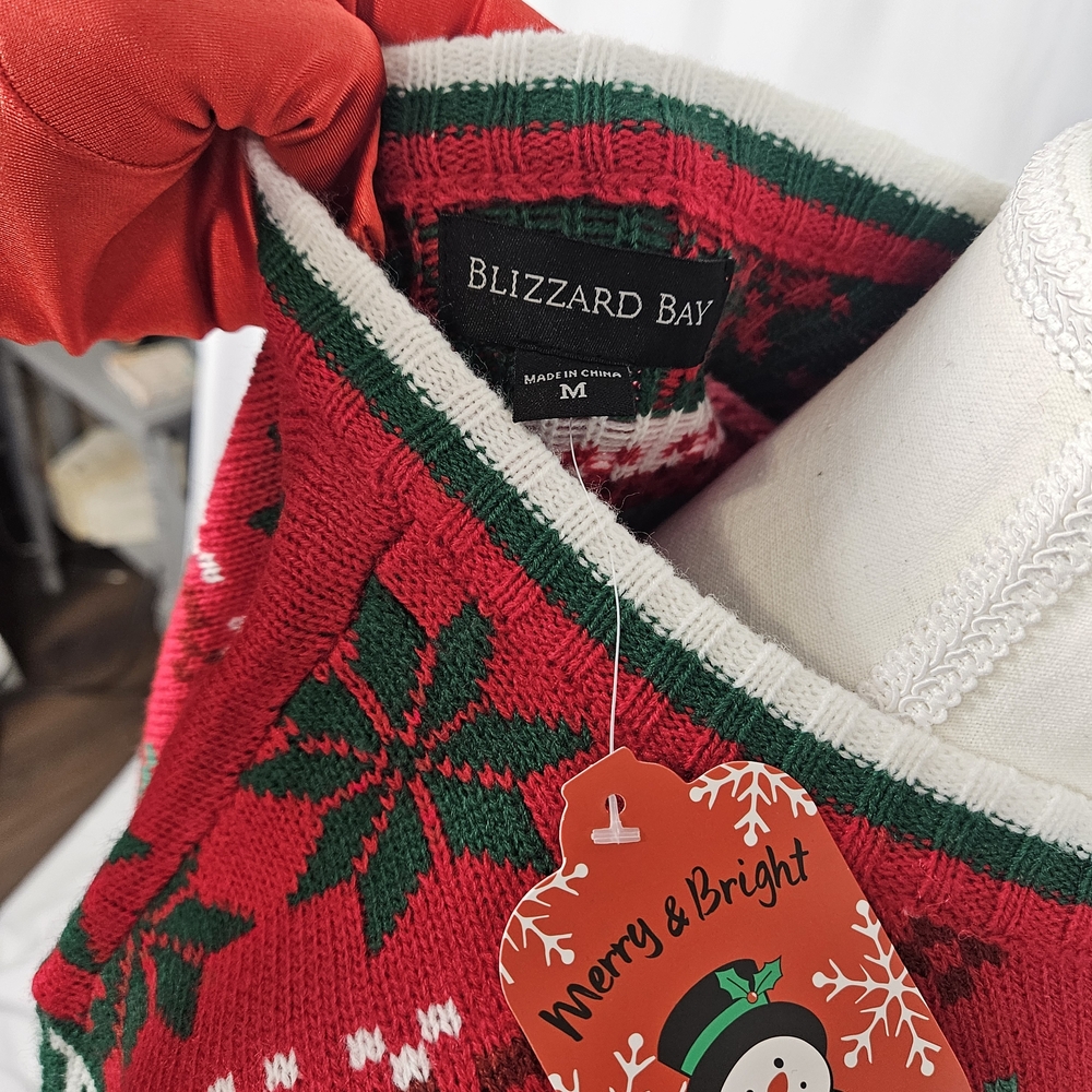 NWT Festive Holiday Red Cat Sweater Size Medium photo 6