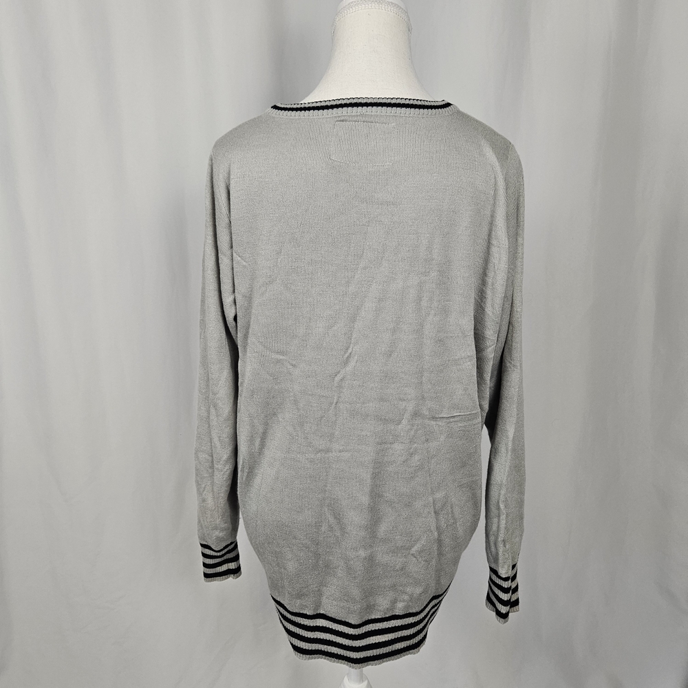 Tipsy Elves Gray Flamingo Sweater Size Large photo 5