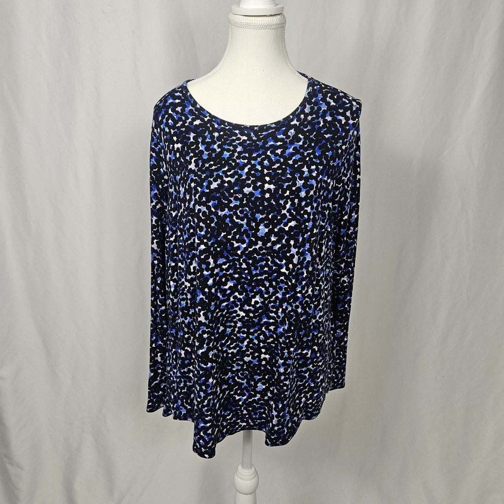 Women's Blue and Black Patterned Top Size 1X photo 2