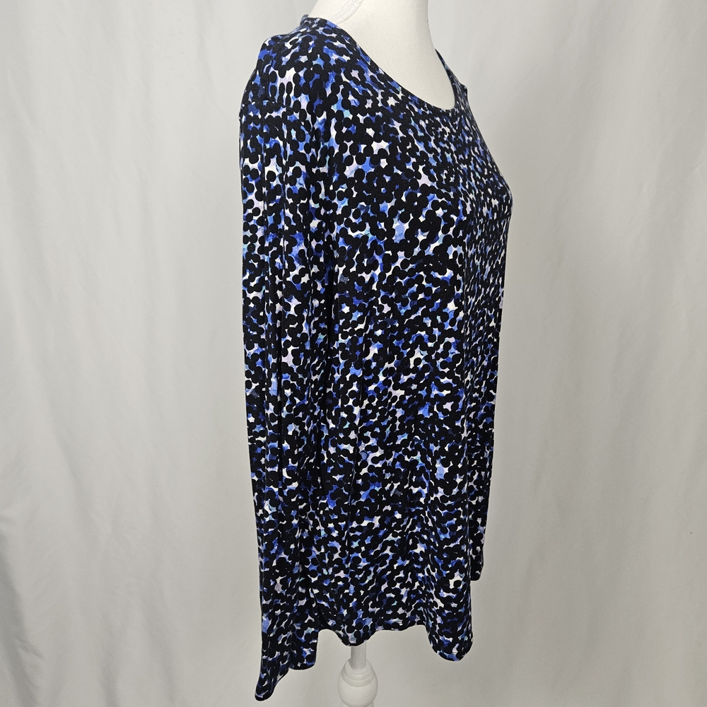 Women's Blue and Black Patterned Top Size 1X photo 3