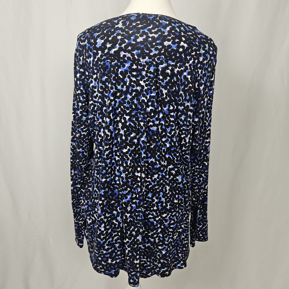 Women's Blue and Black Patterned Top Size 1X photo 5