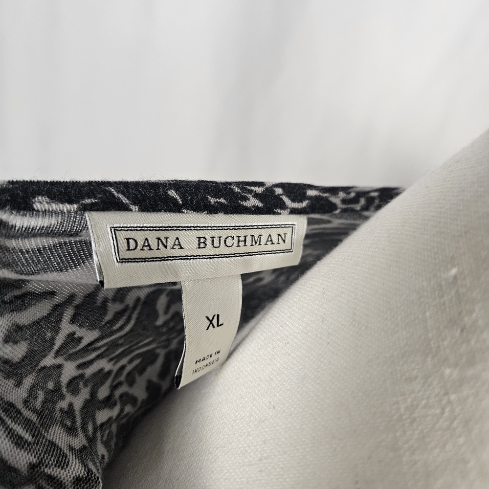 Dana Buchman Women's Black and White Animal Print Top Size XL photo 5