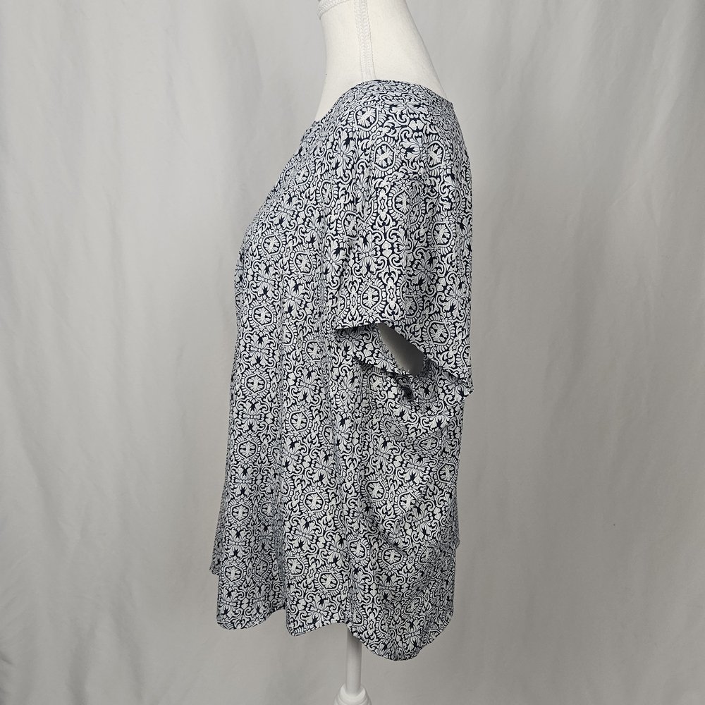 Cynthia Rowley Navy Blue and White Button Up Tile Print Top Size 1X photo 6