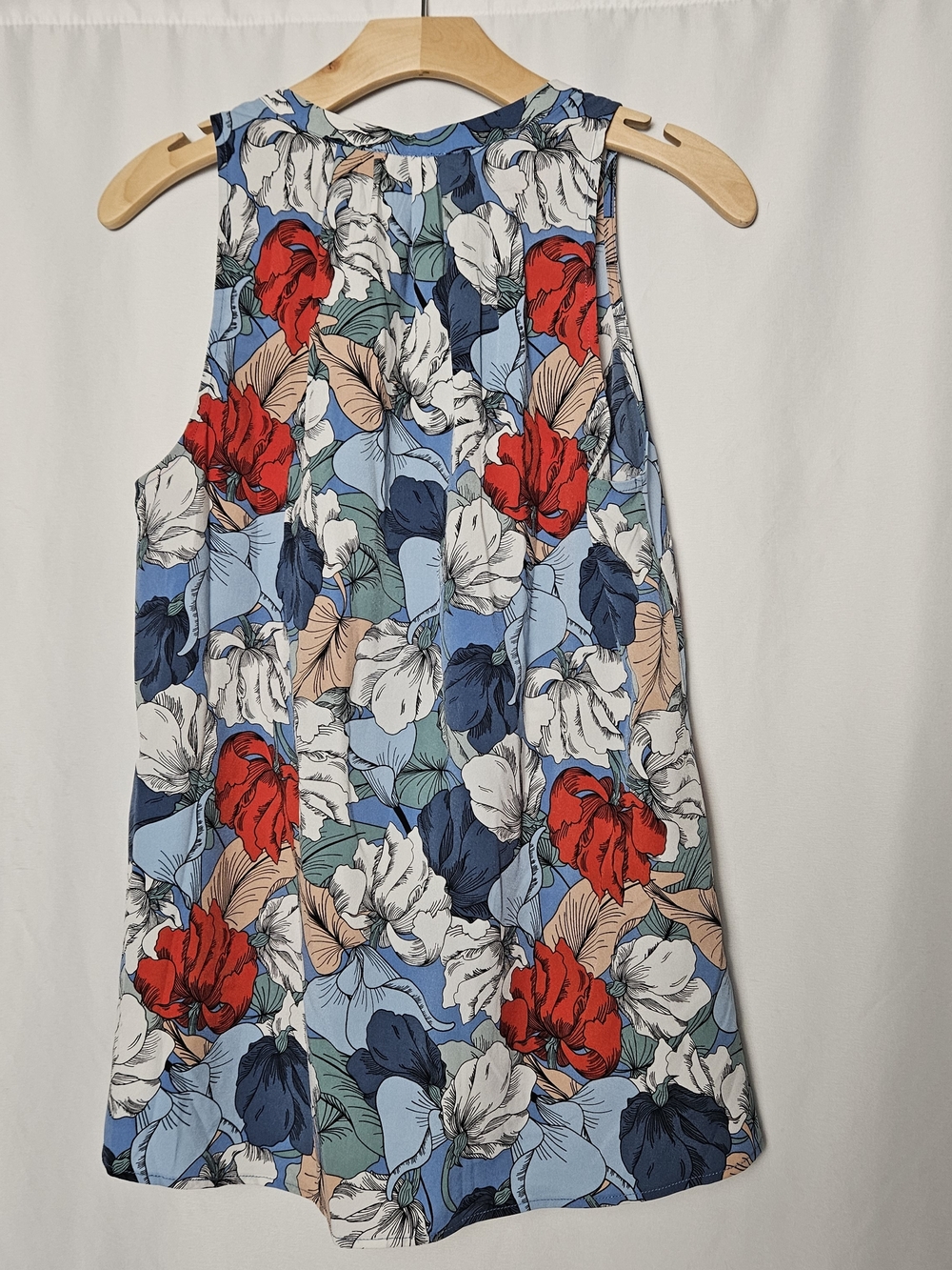 Dalia Floral Sleeveless Camisole - Blue, Red, Navy photo 3