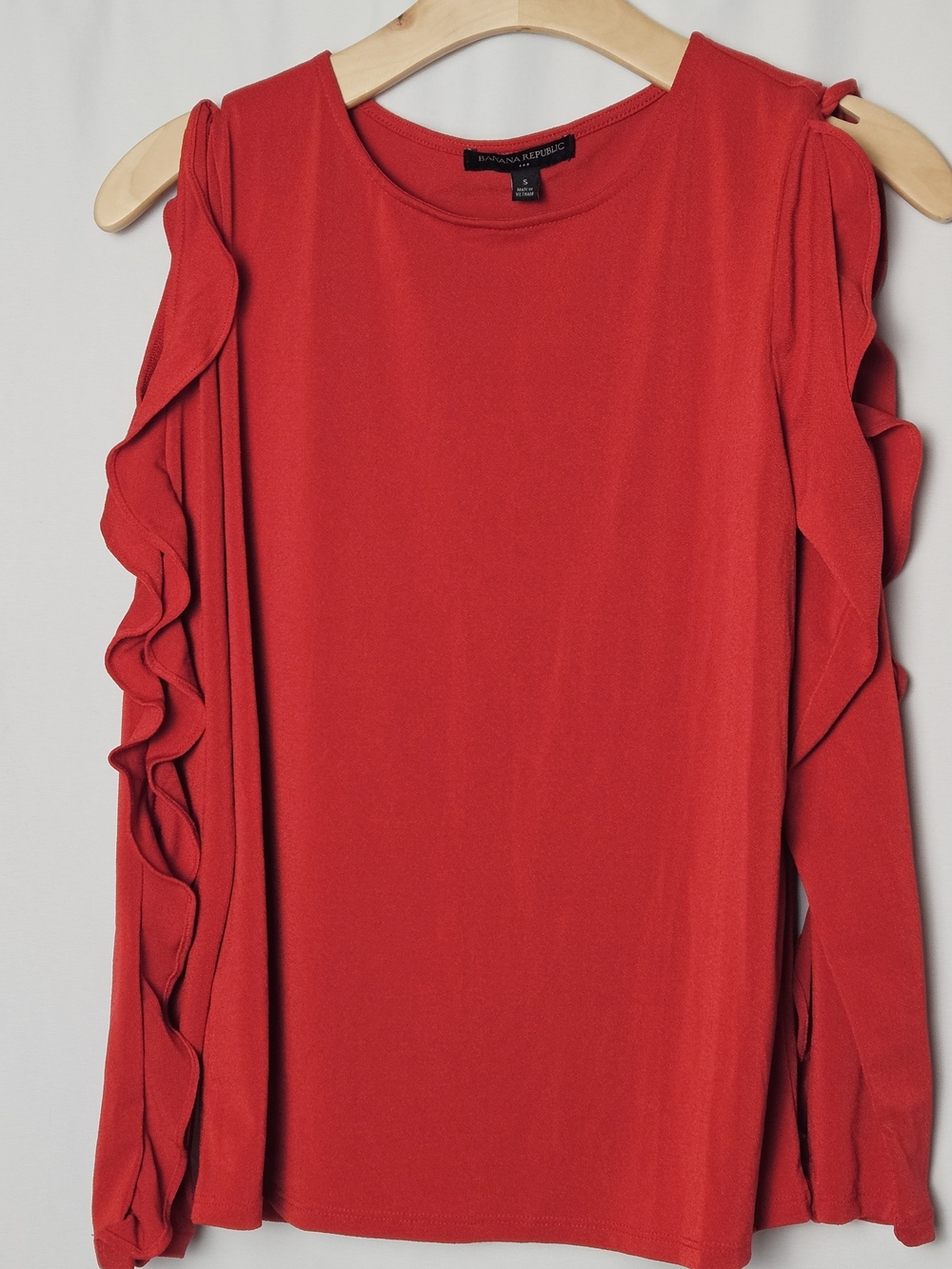 Banana Republic Red Long-Sleeve Ruffle Cold-Shoulder Top