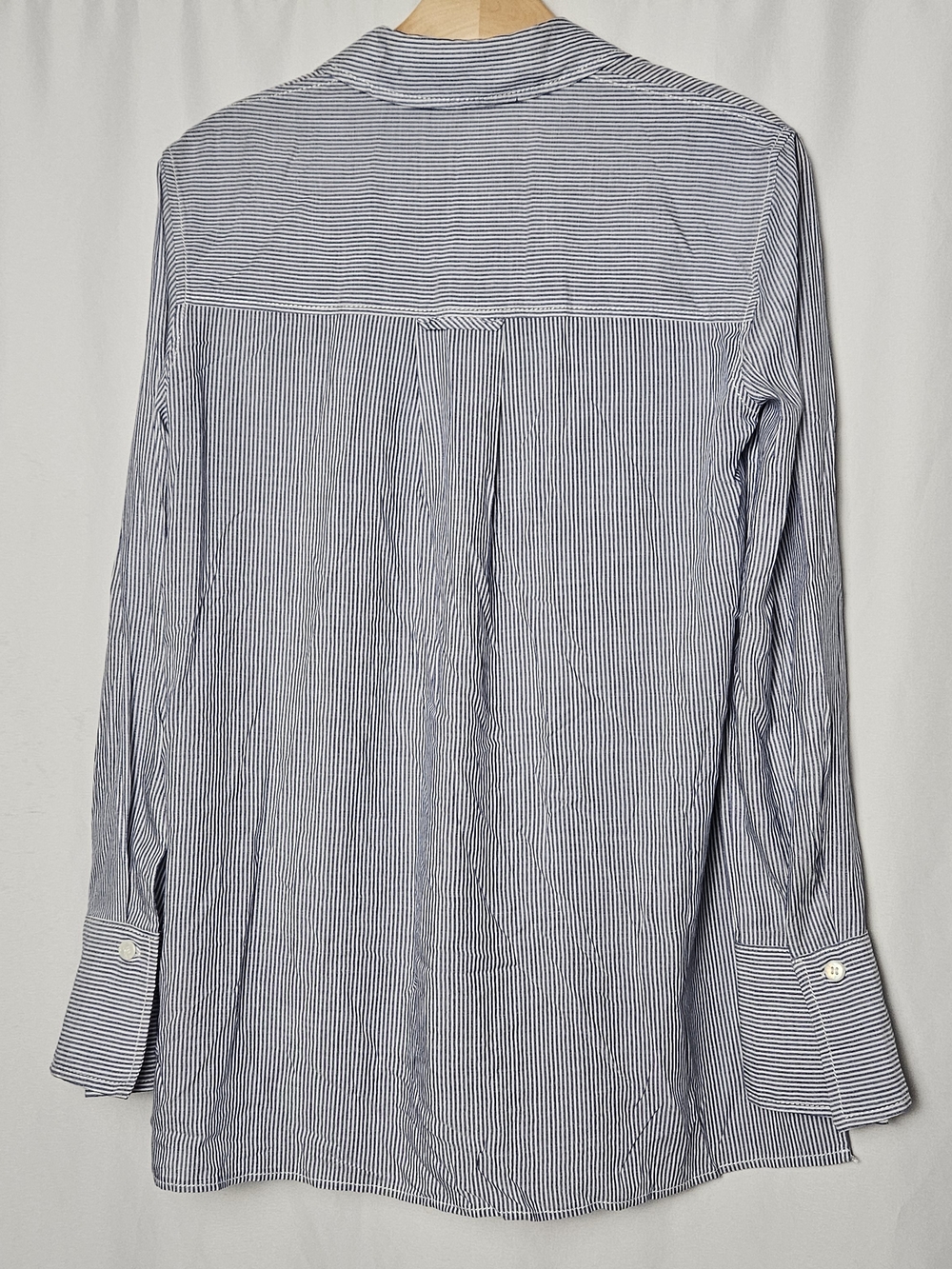 Max Studio Light Blue & White Striped Button-Down Shirt photo 4