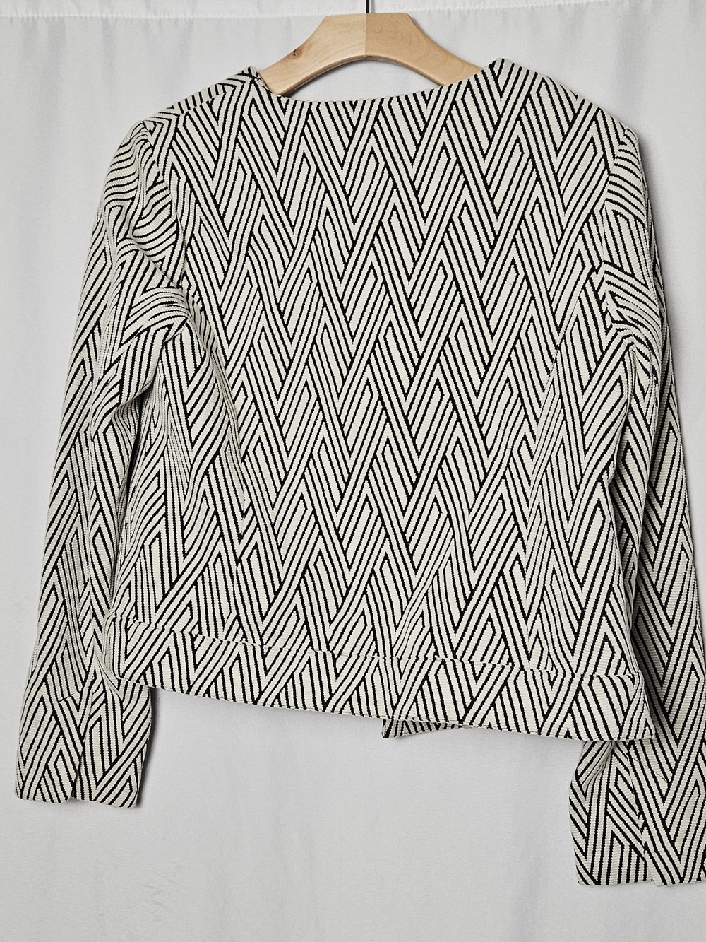 Banana Republic Black and White Chevron Collarless Jacket photo 4