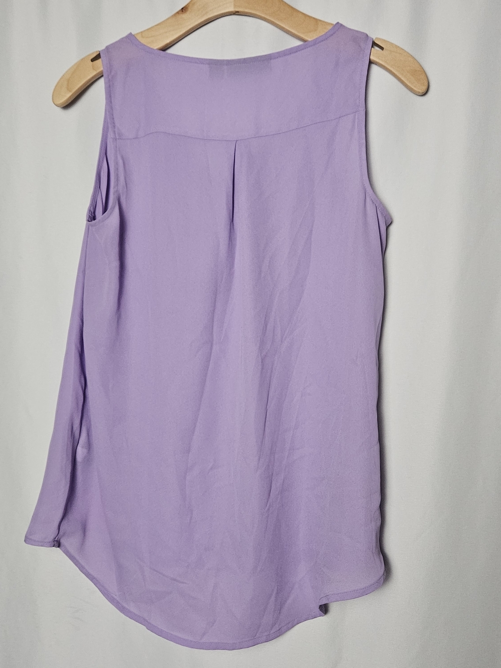 Apt. 9 Lavender Sleeveless V-Neck Shell with Button Placket photo 4