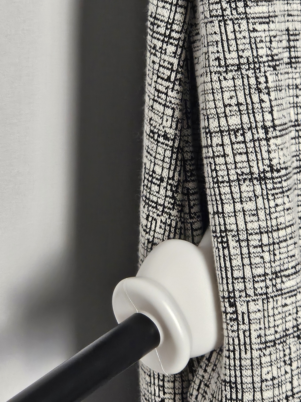 Tahari Black and White Textured Midi Sheath Dress photo 4