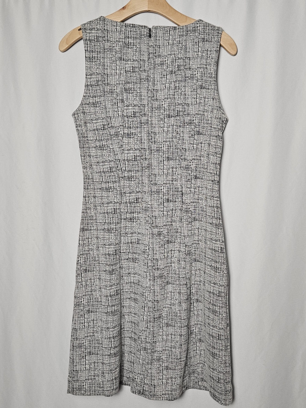 Tahari Black and White Textured Midi Sheath Dress photo 6