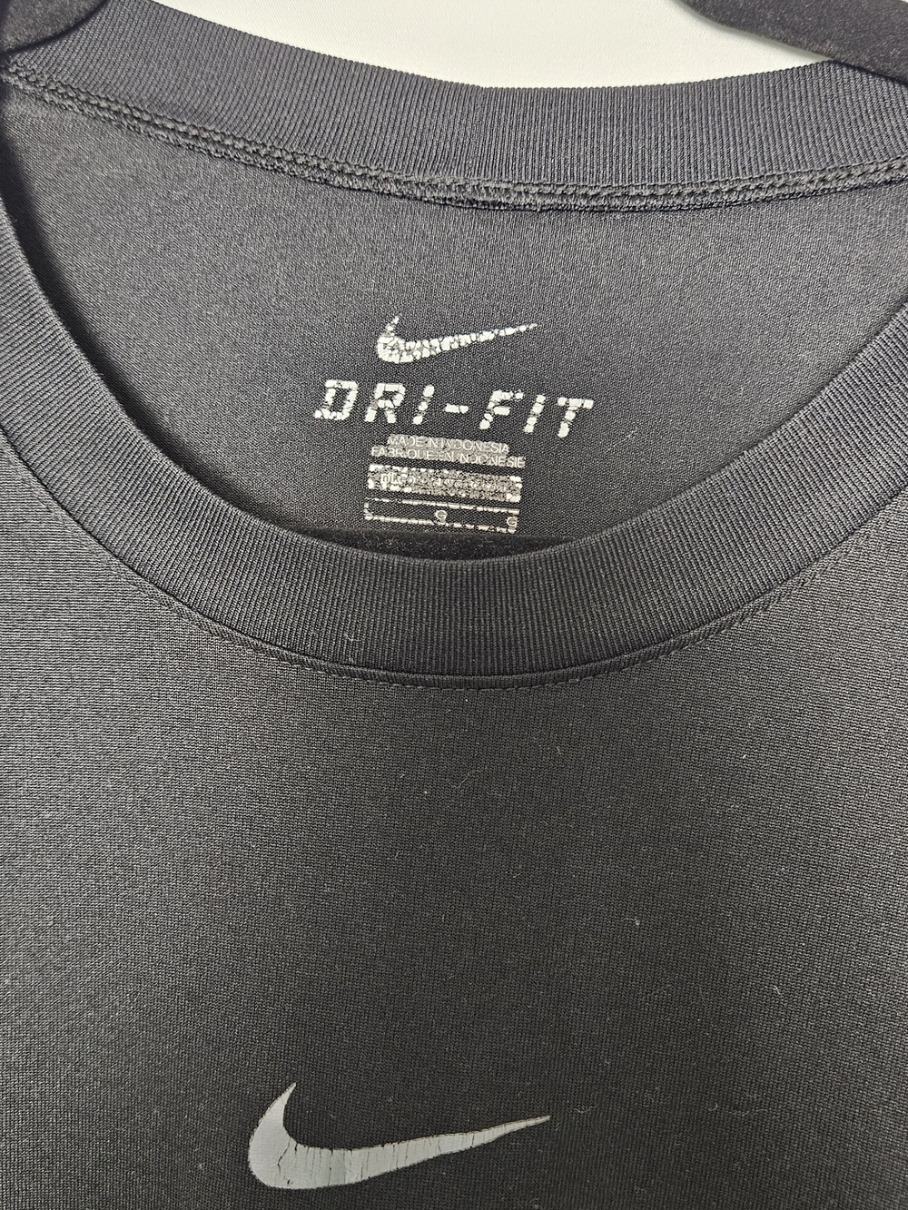 Nike Men's Black Short-Sleeve Dri-FIT Athletic Tee with Gray Panels Size Large photo 2