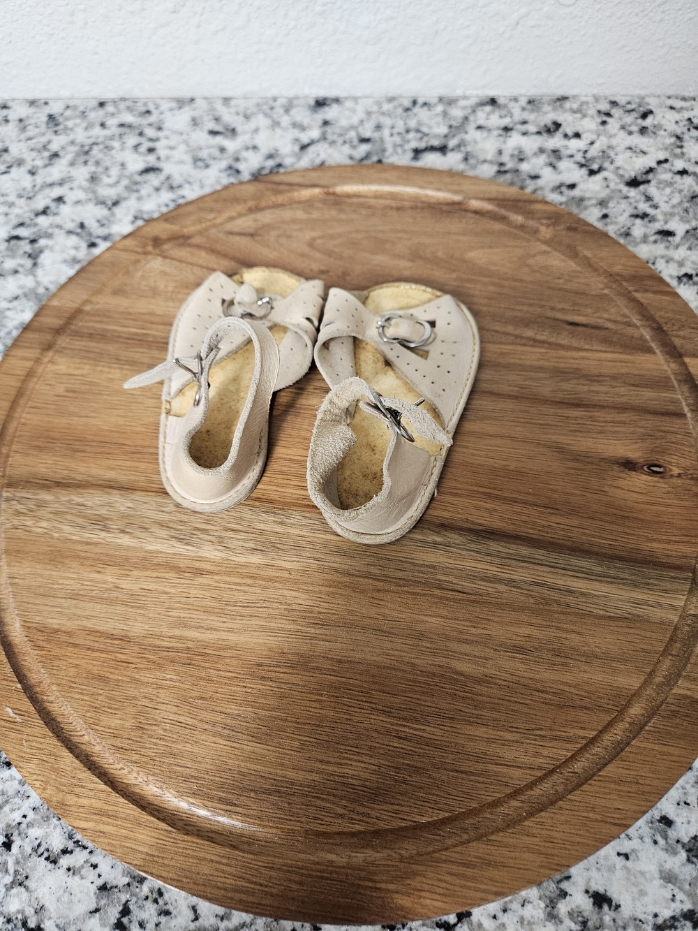 Vintage 1950s Baby Beige Sandals with Buckle Closure photo 3