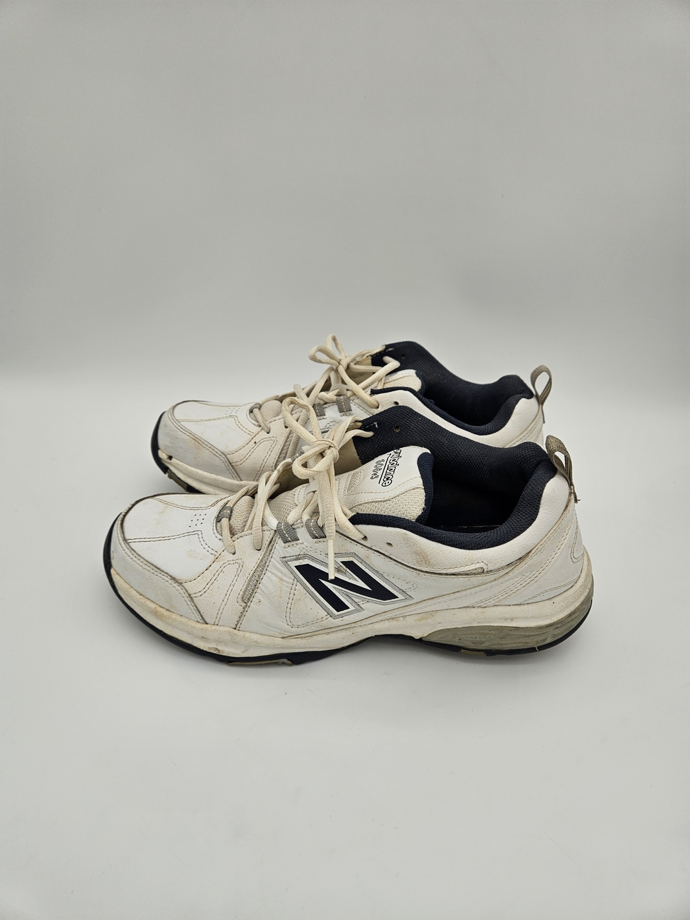 New Balance White & Navy Men's Sneakers Size 11