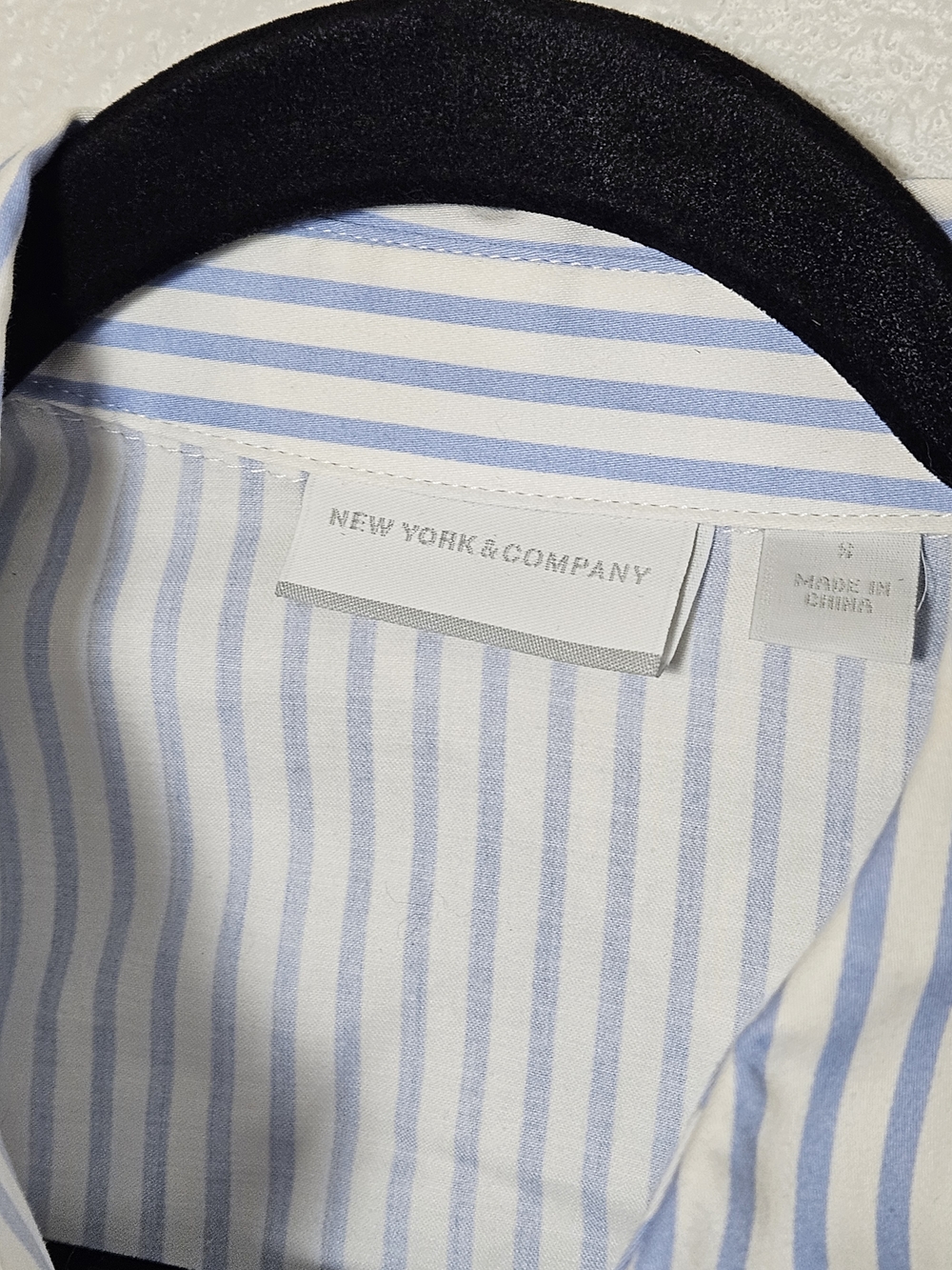 New York & Company Light Blue and White Striped Shirt Size Small photo 2
