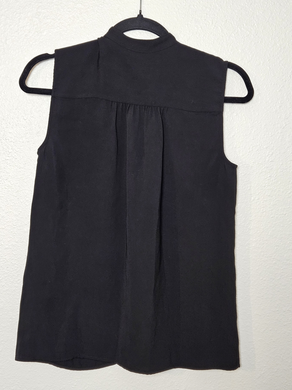 J. Crew Sleeveless Black Button-Front Camisole Size 2 photo 3