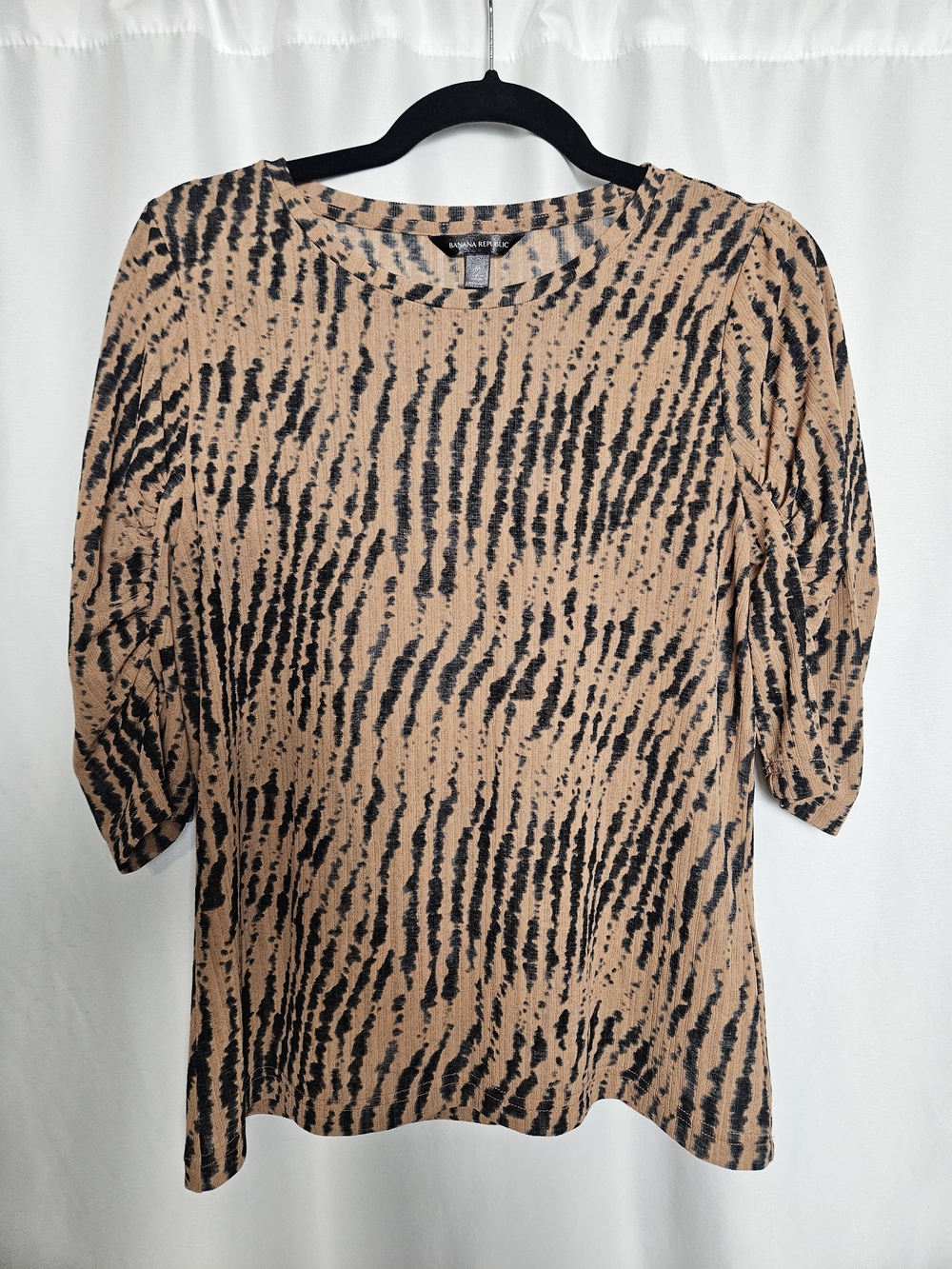 Banana Republic Tan and Black Abstract Stripe Short Sleeve Top