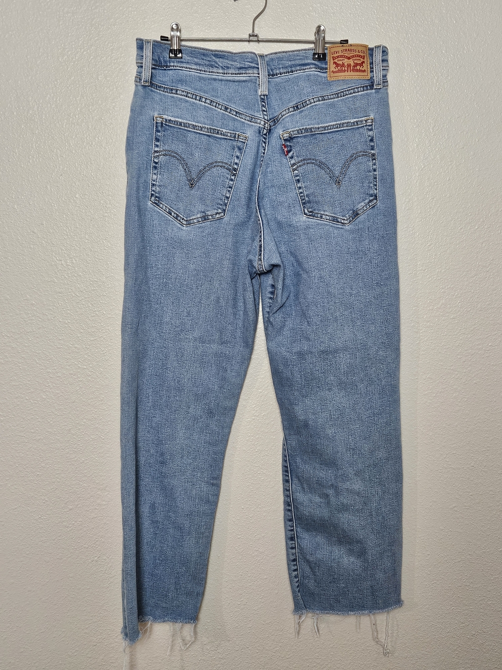 Levi's Light Wash Distressed Ribcage Straight Ankle Jeans Size 31 photo 3