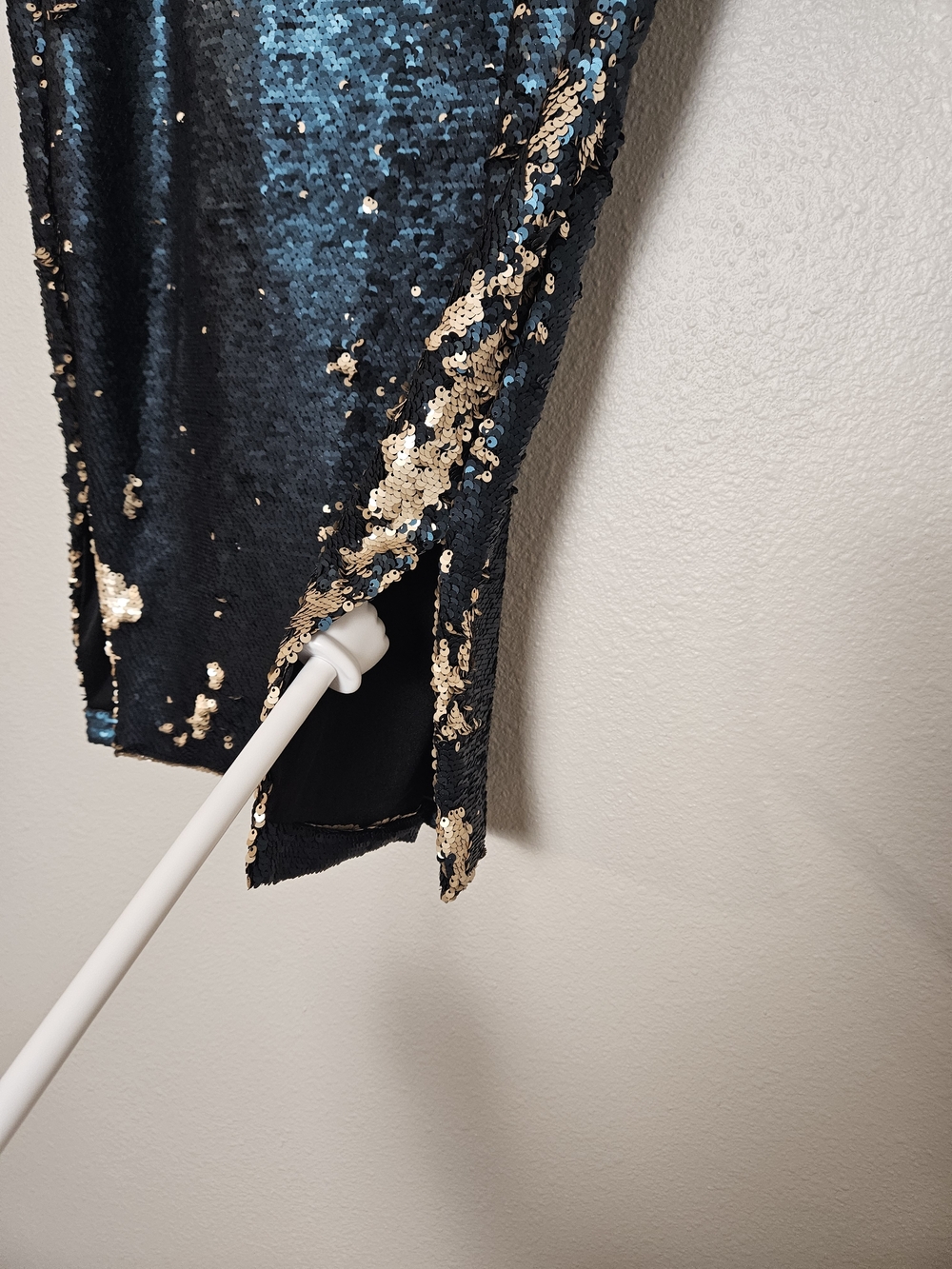 Black, Teal & Gold Sequin Pencil Skirt Size Large photo 4
