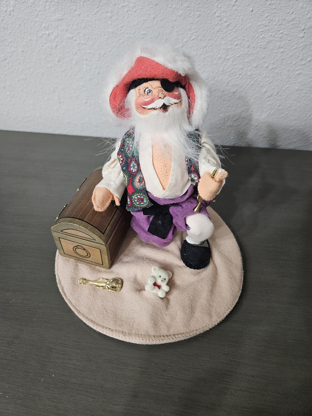 Annalee Vintage Red-Hat Pirate Plush with Purple Outfit and Treasure Chest 1998