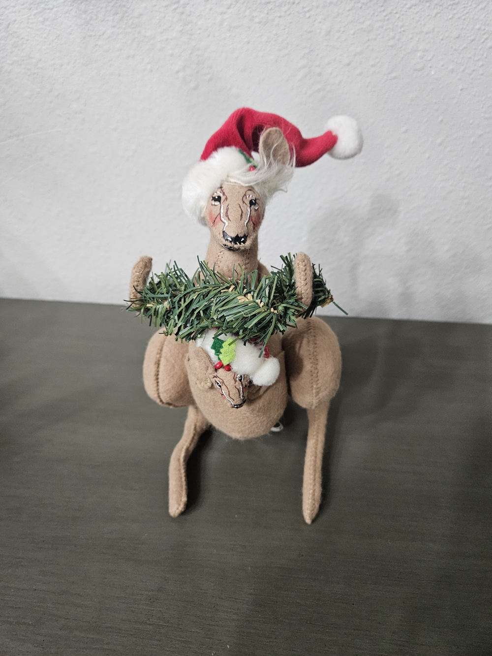 Annalee Brown Kangaroo and Baby with Red Santa Hat and Green Wreath 2009