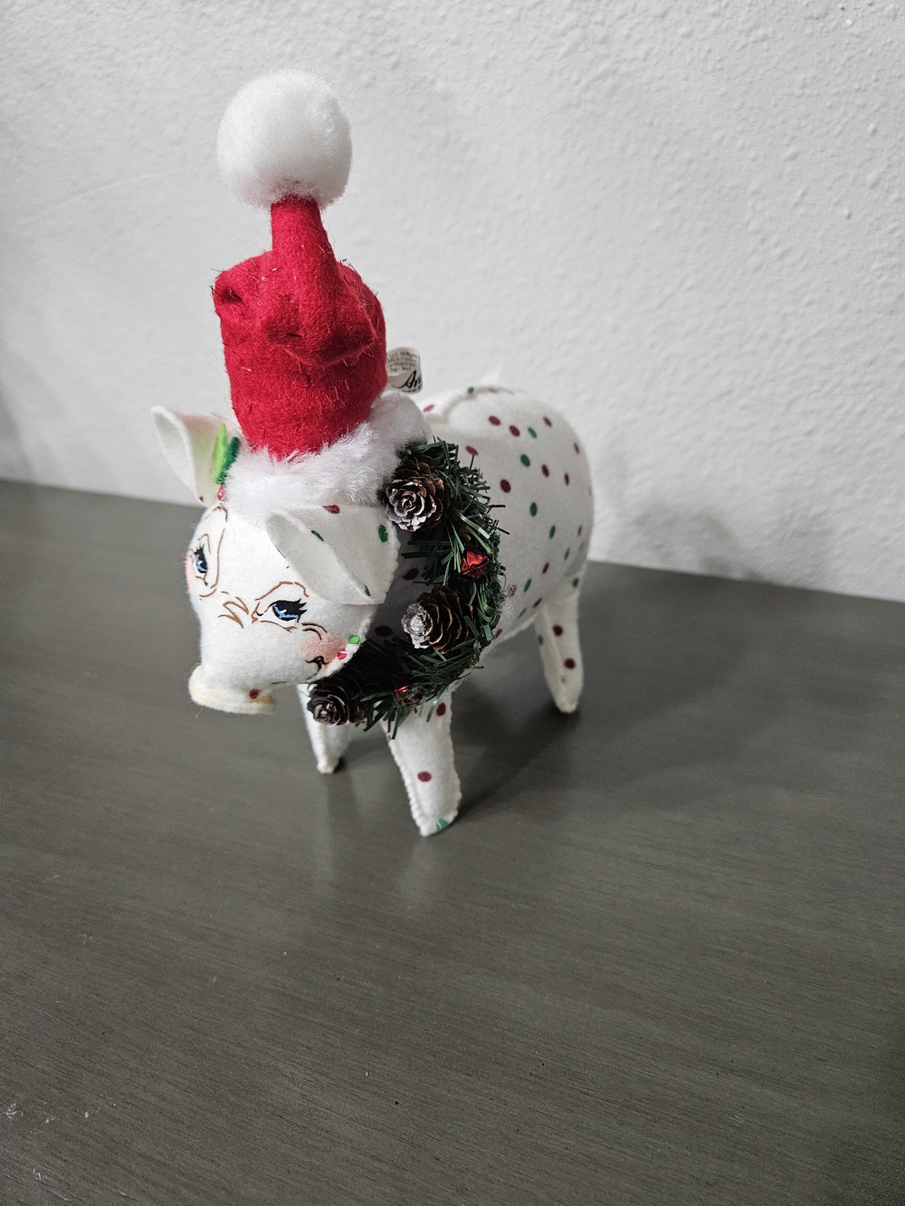 Annalee White Polka Dot Pig with Red Santa Hat and Green Wreath 2006 photo 2