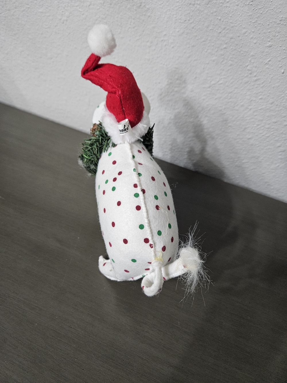 Annalee White Polka Dot Pig with Red Santa Hat and Green Wreath 2006 photo 3