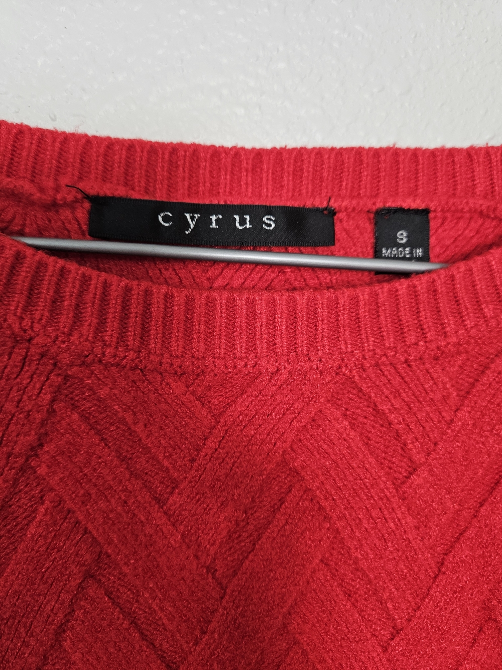 Cyrus Women's Bright Red Cable Crewneck Sweater Size Small photo 2