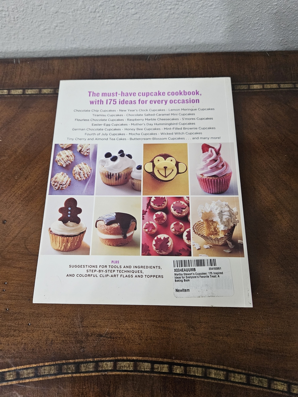 Martha Stewart Cupcakes Cookbook - White Cover with Chocolate Frosted Cupcake photo 2