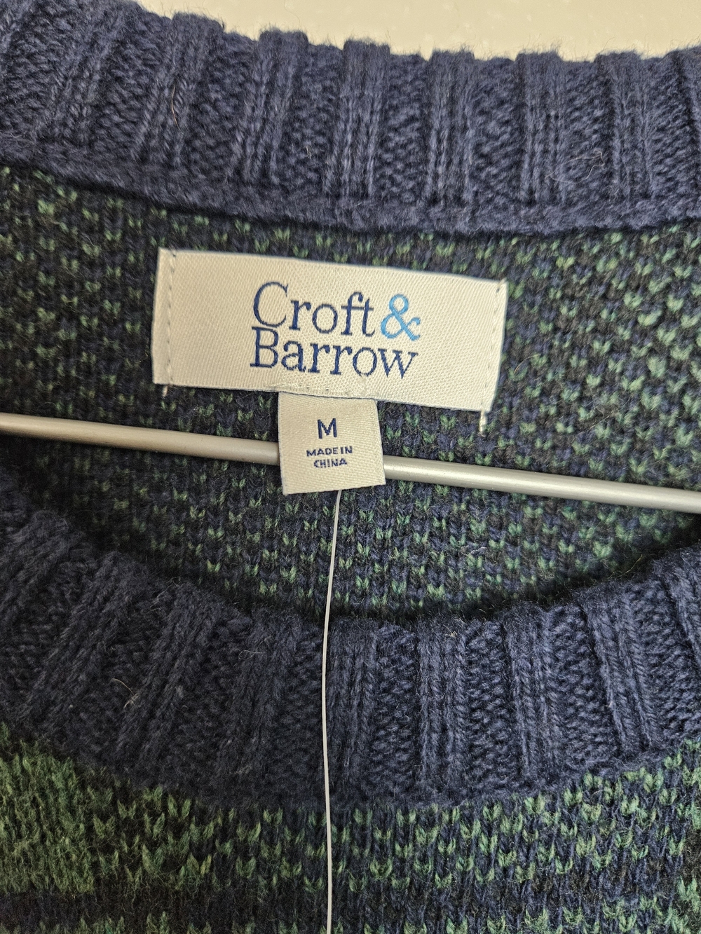 croft & barrow Navy and Green Plaid Crewneck Sweater Size Medium photo 2
