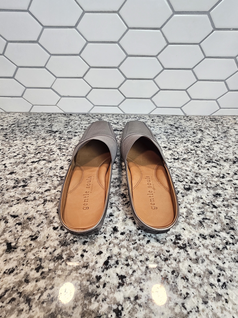 Gentle Souls by Kenneth Cole Women's Metallic Gray Slip-On Mules Size 7.5 photo 4