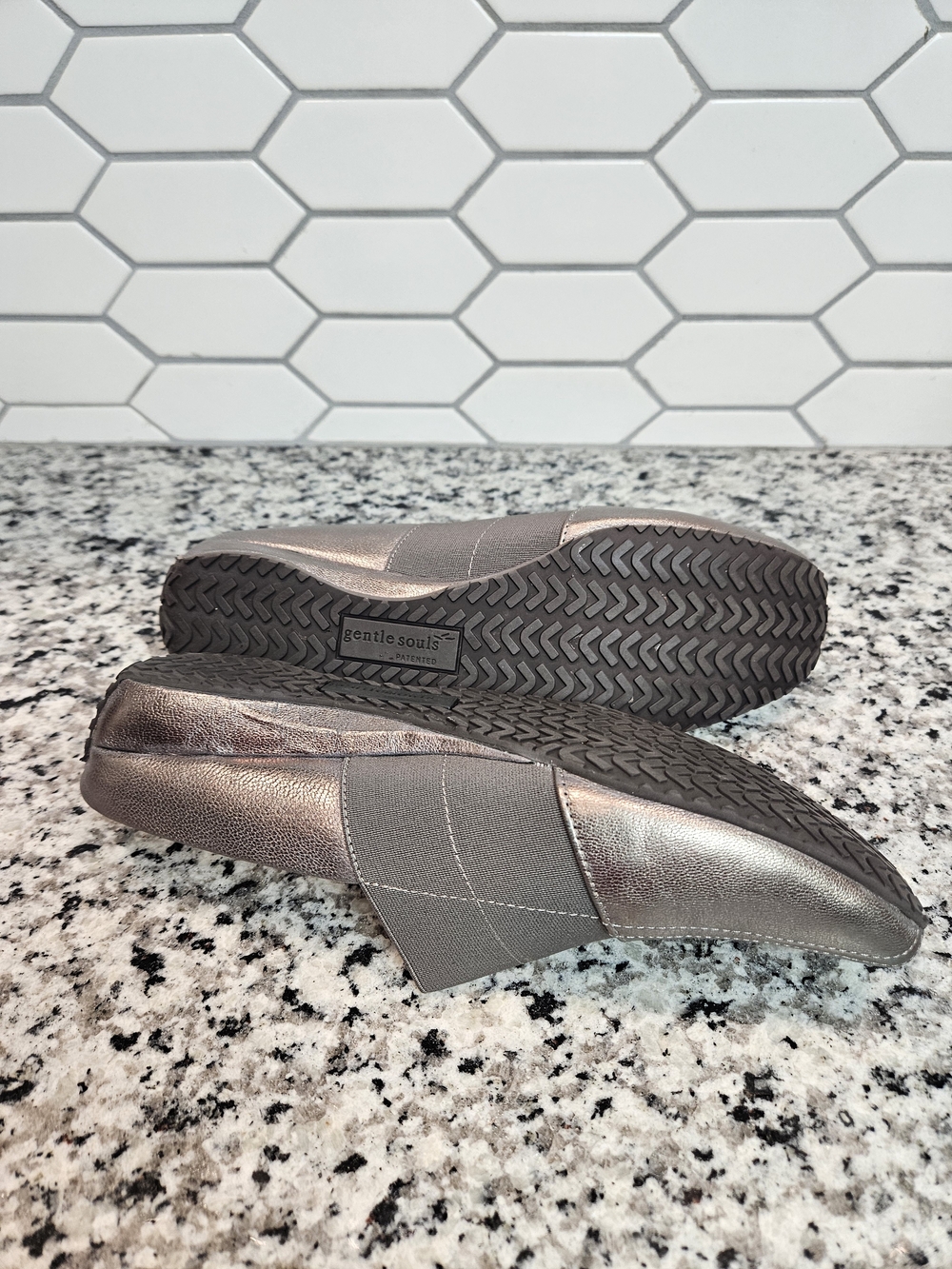 Gentle Souls by Kenneth Cole Women's Metallic Gray Slip-On Mules Size 7.5 photo 5