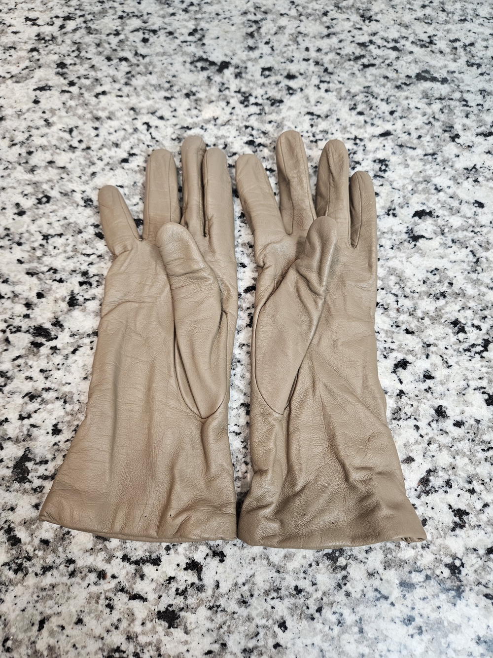Women’s Soft Taupe Leather Gloves – Classic Dress Gloves