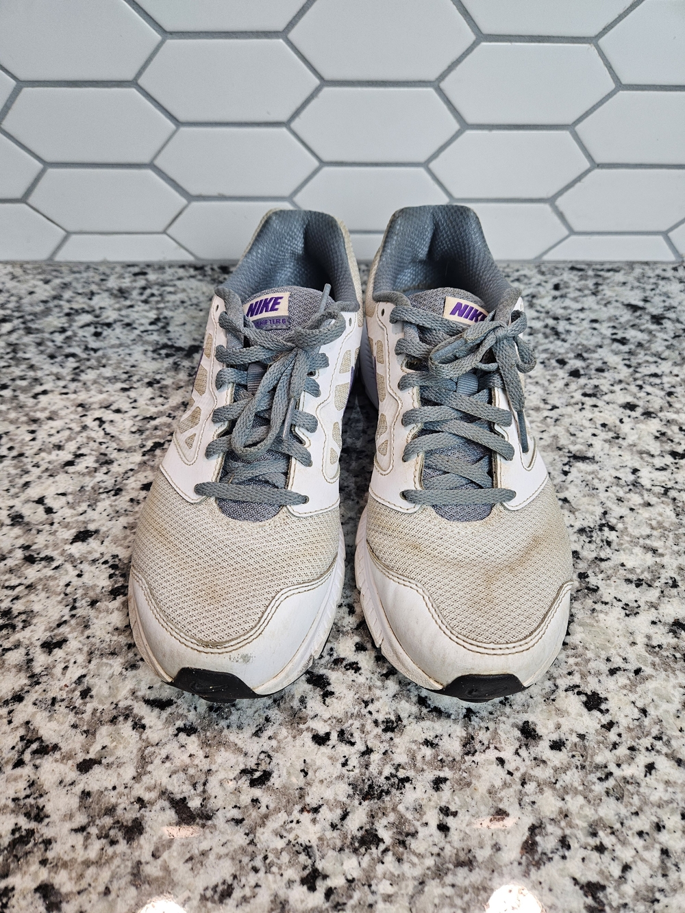 Nike Women’s White & Purple Training Shoes Size 8.5 photo 2