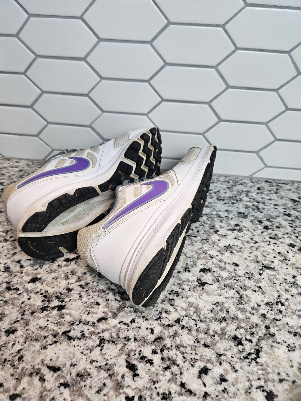 Nike Women’s White & Purple Training Shoes Size 8.5 photo 6