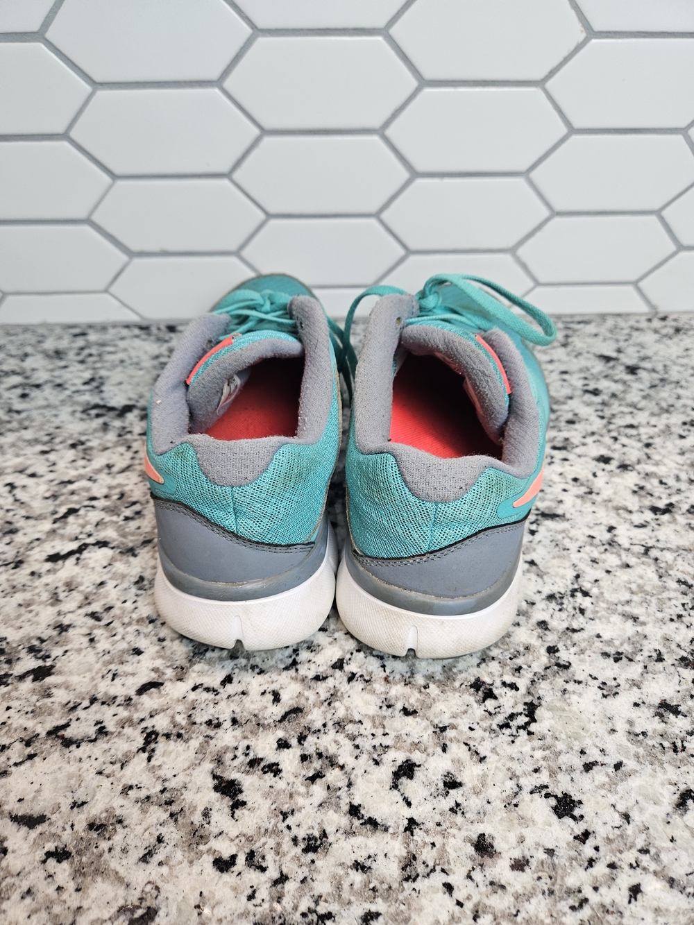 Nike Women's Teal and Coral Athletic Running Shoes Size 8 photo 4
