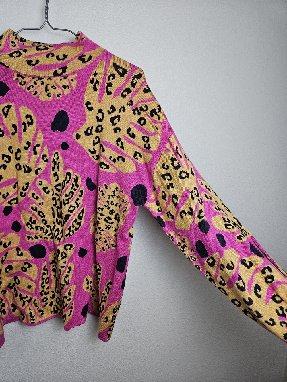 Fate "All in" Pink Leopard Mock Neck Turtleneck Sweater Medium photo 3
