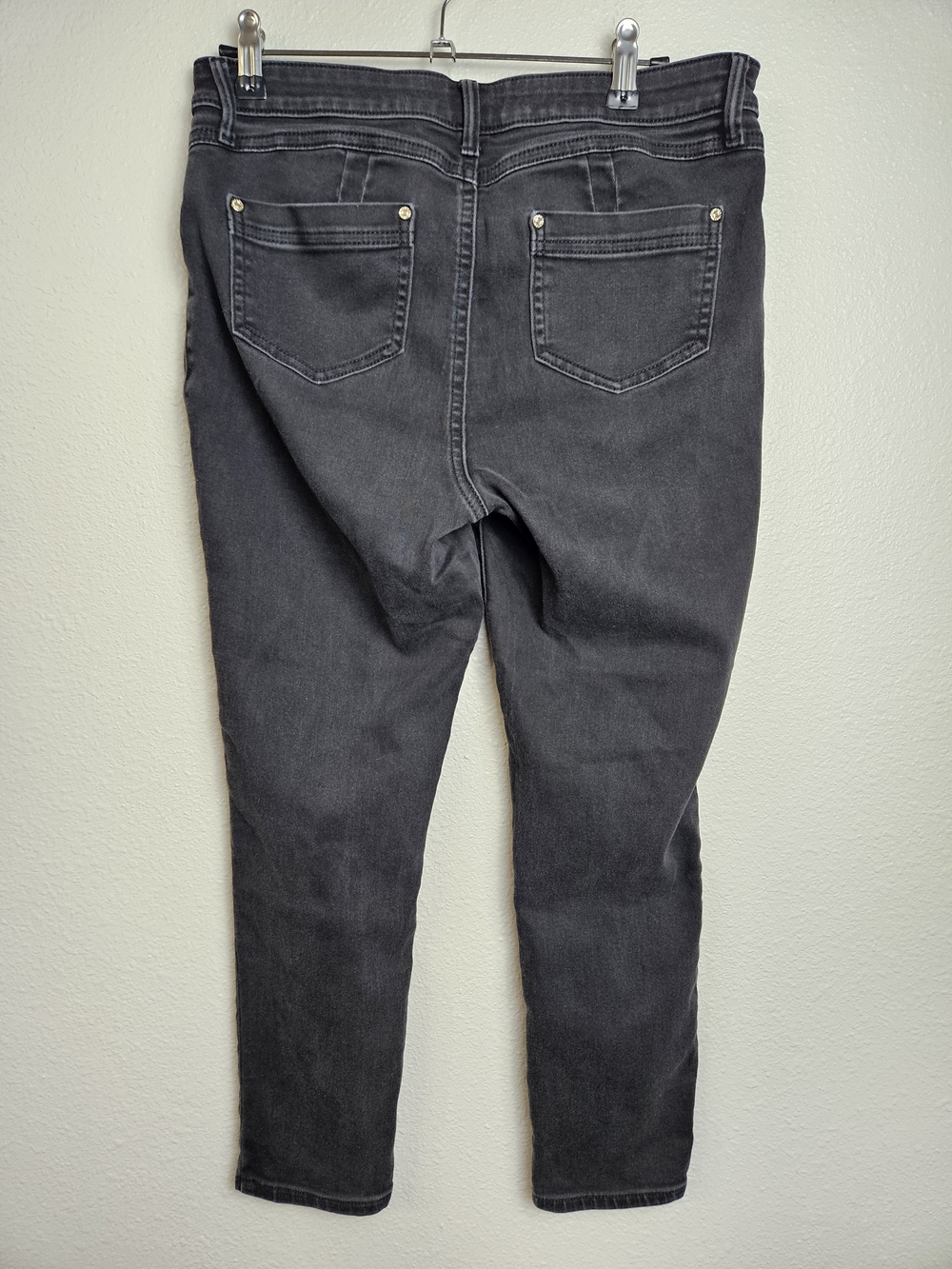 Jennifer Lopez Black Skinny Jeans - Cropped Slim Fit Size 10 photo 2